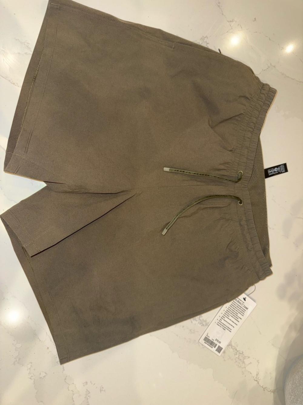 lululemon athletica Men’s Olive Drawcord Athletic Shorts